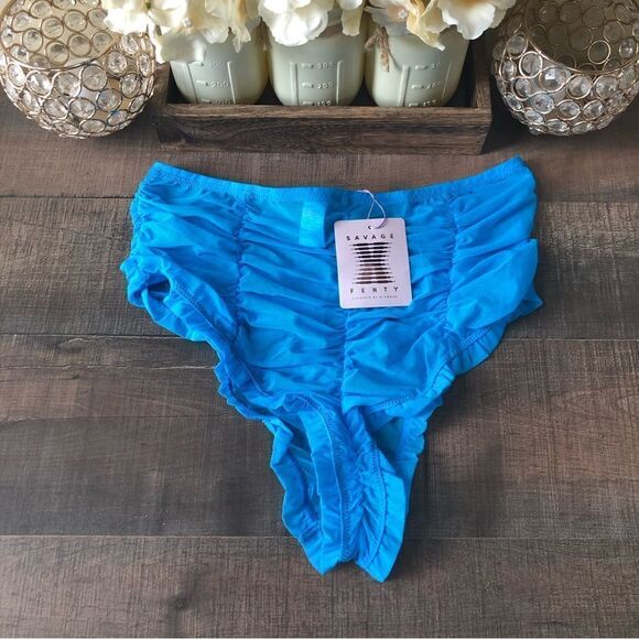 Fenty Gathered Mesh Booty Short - Picture 3 of 7